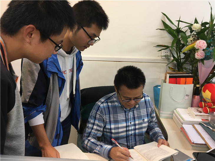 堅守班主任工作的詩和遠(yuǎn)方