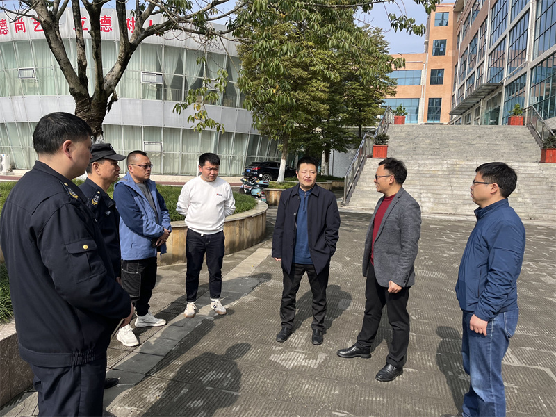 綿陽(yáng)南山中學(xué)實(shí)驗(yàn)學(xué)校開(kāi)展安全生產(chǎn)大檢查活動(dòng)