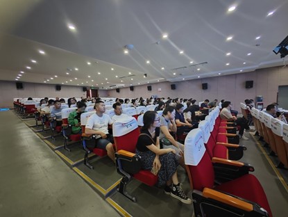 聚焦教學(xué)改進(jìn)，提升教育質(zhì)量 ——高2023級半期成績分析會圓滿召開