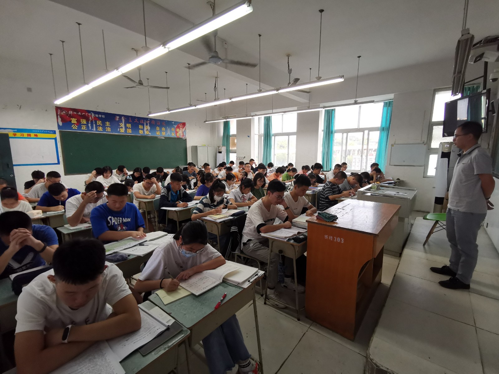 1598879515225601.jpg 1598879515225601.jpg