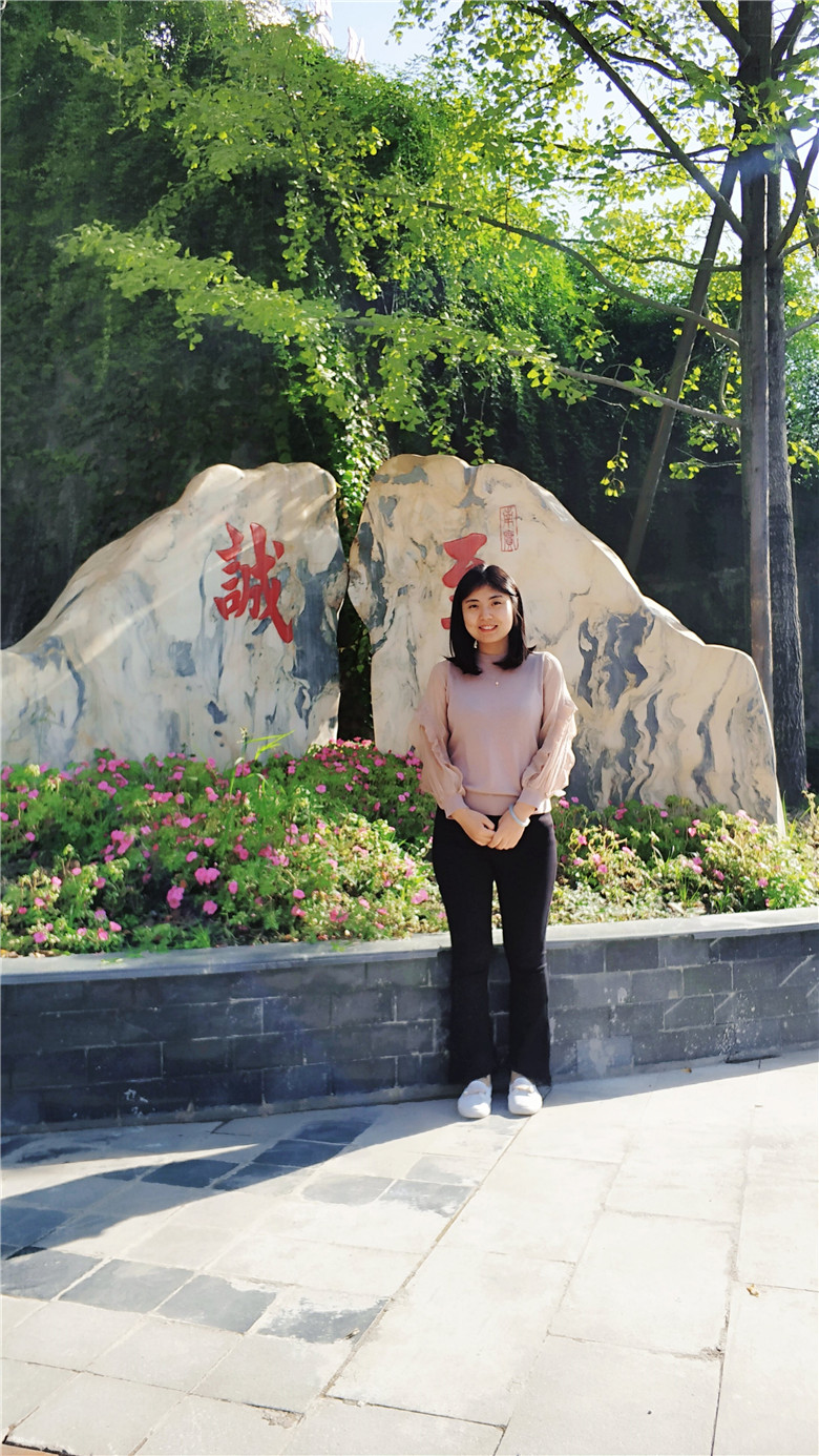 1622367489851489.jpg 英語(yǔ) 覃海霞.jpg