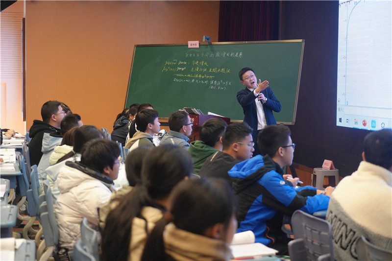 1701048244660833.jpg 重慶朝陽中學黃坤林老師.JPG